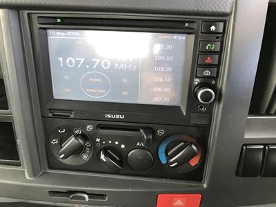 2017 Isuzu Elf - Thumbnail
