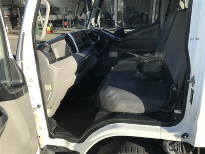 2016 Mitsubishi Canter - Thumbnail