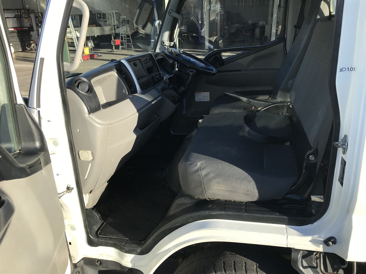 2016 Mitsubishi Canter