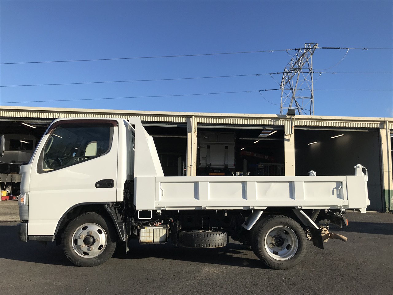 2016 Mitsubishi Canter