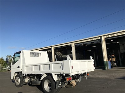 2016 Mitsubishi Canter - Thumbnail