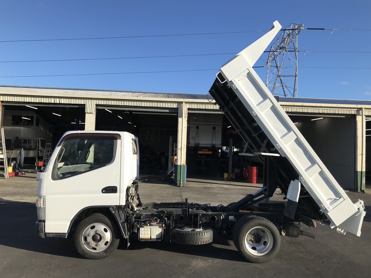 2016 Mitsubishi Canter