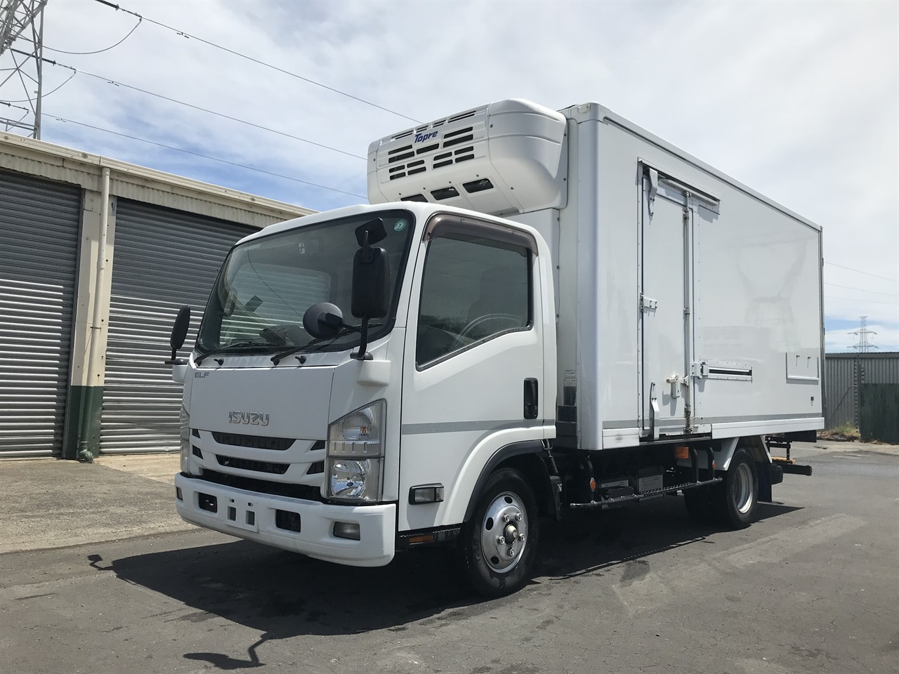 2019 Isuzu Elf