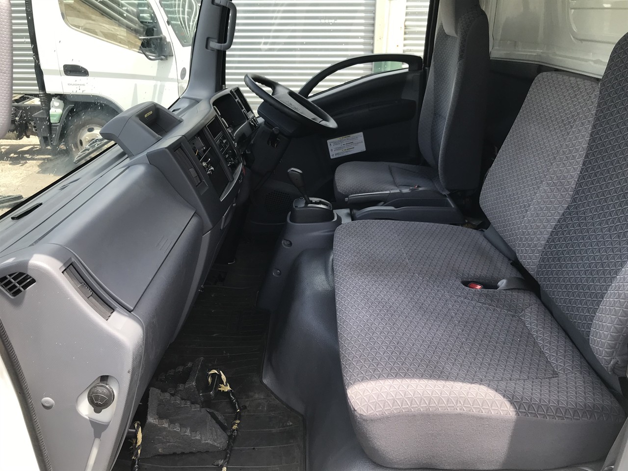 2019 Isuzu Elf