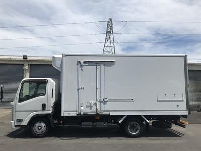 2019 Isuzu Elf - Thumbnail