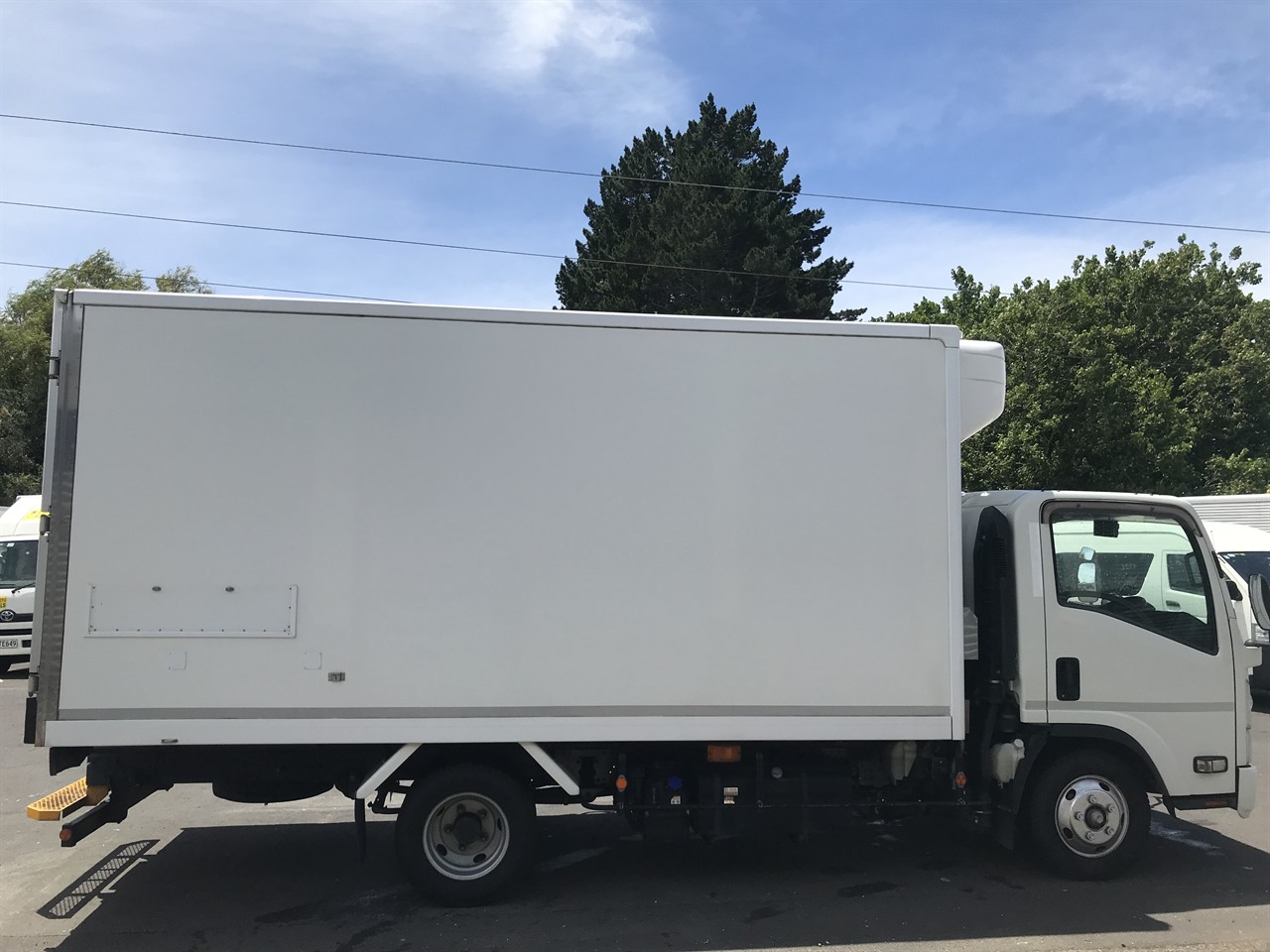 2019 Isuzu Elf