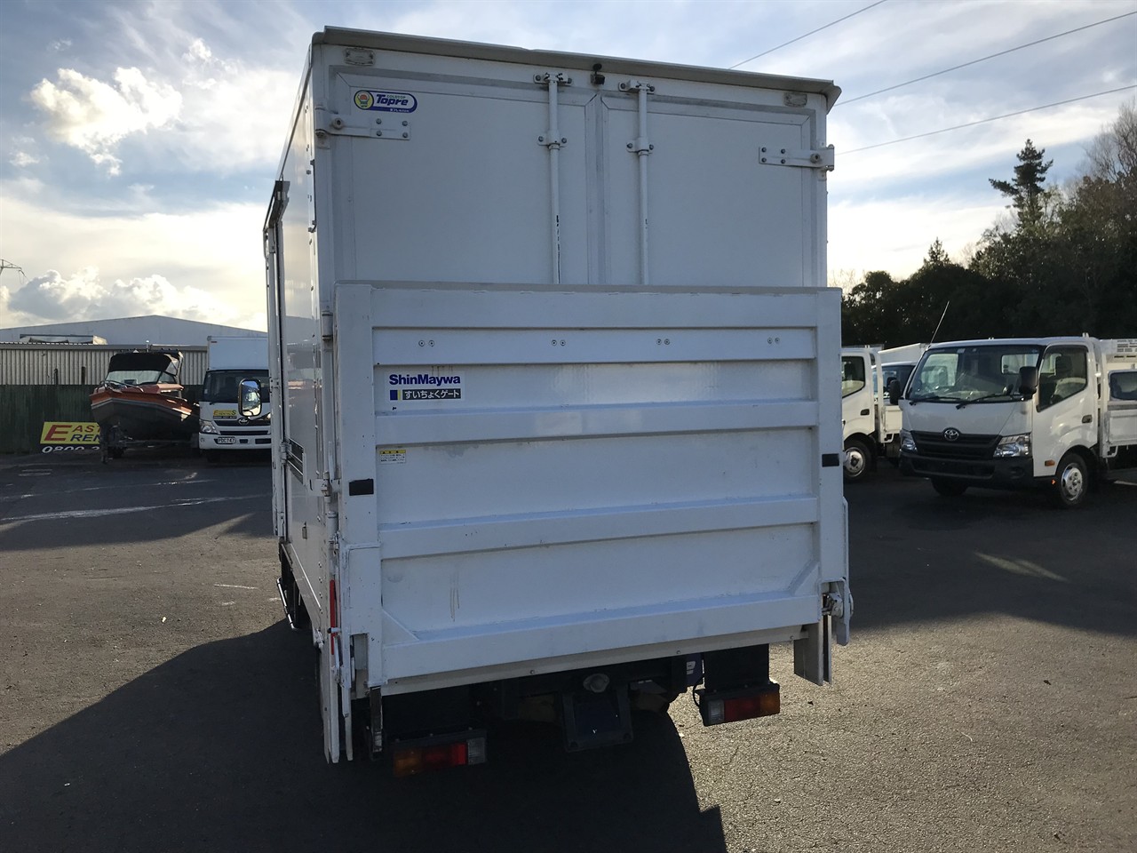 2020 Mitsubishi Canter