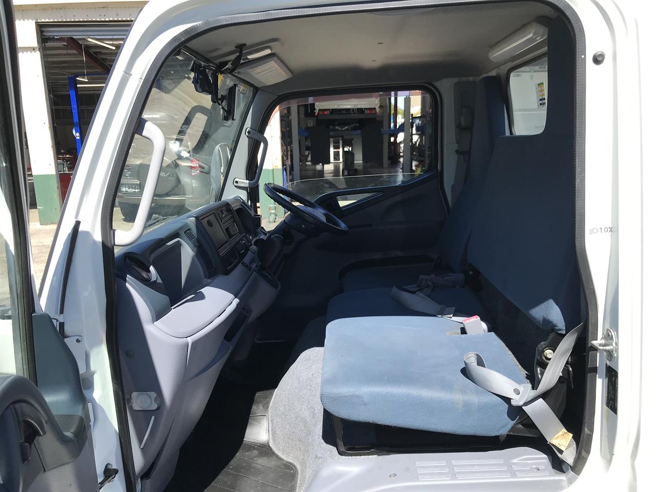 2014 Mitsubishi Canter