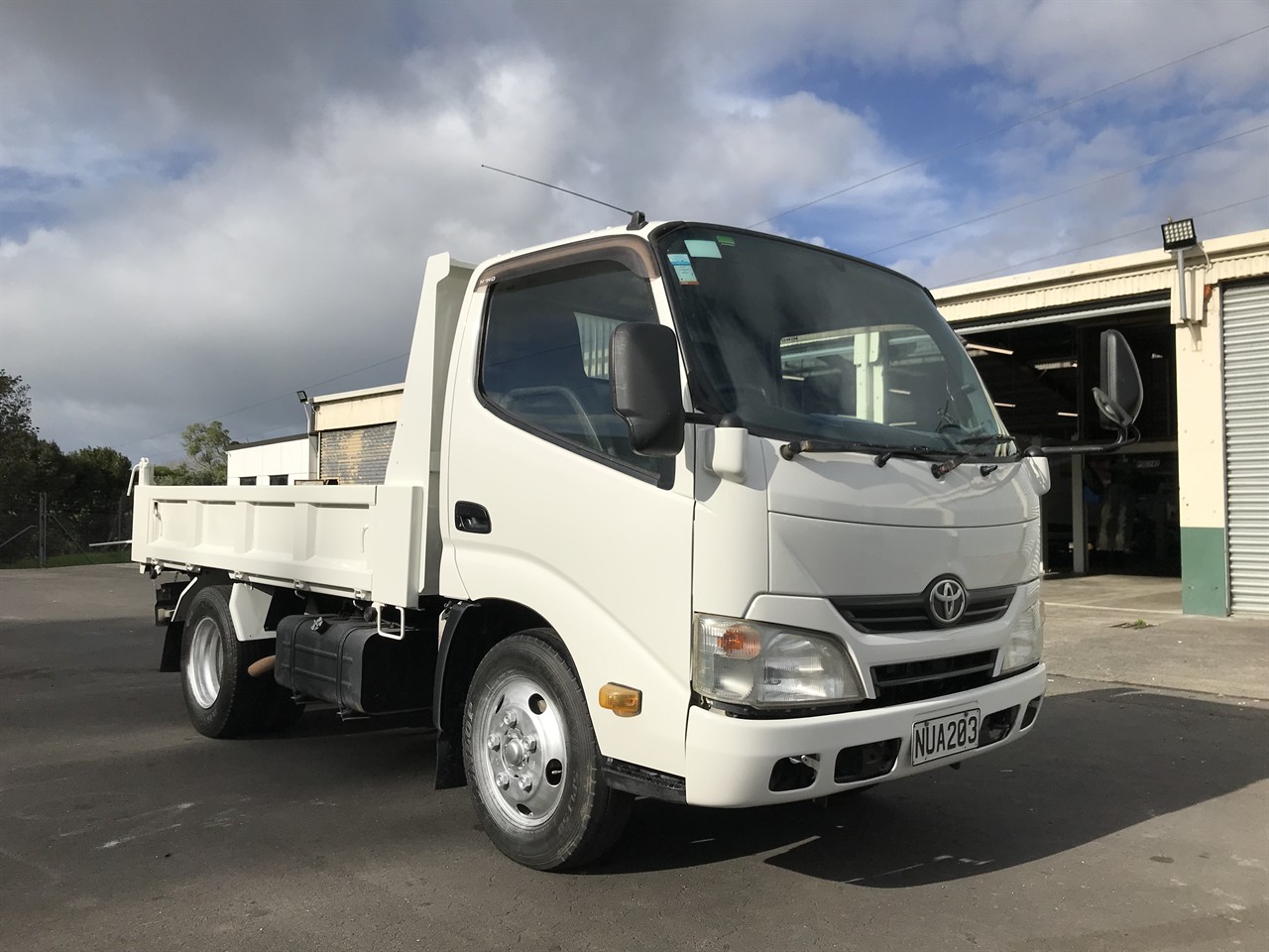 2015 Hino Dutro