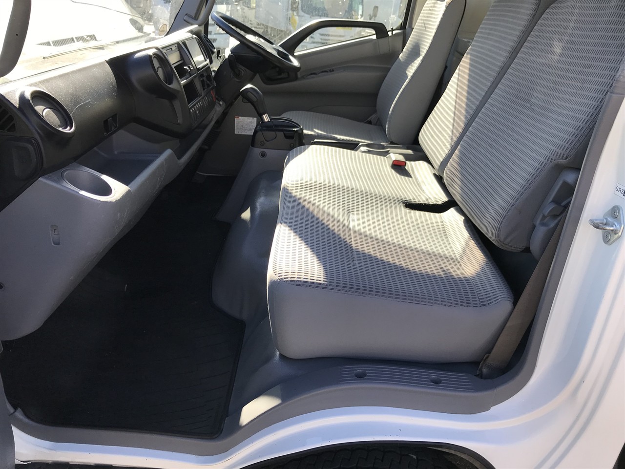 2017 Hino Dutro