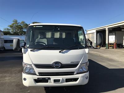 2017 Hino Dutro - Thumbnail