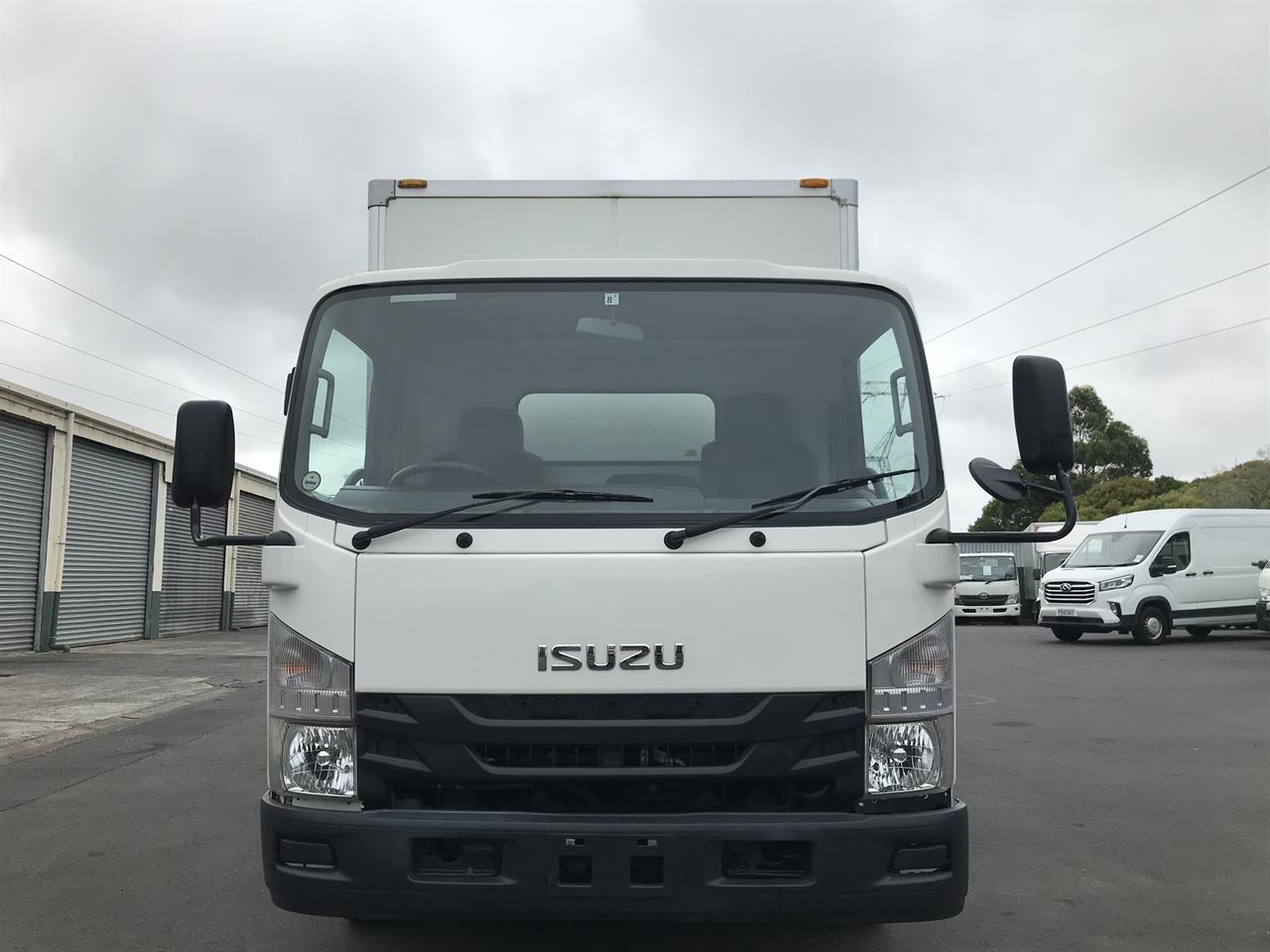 2015 Isuzu Elf