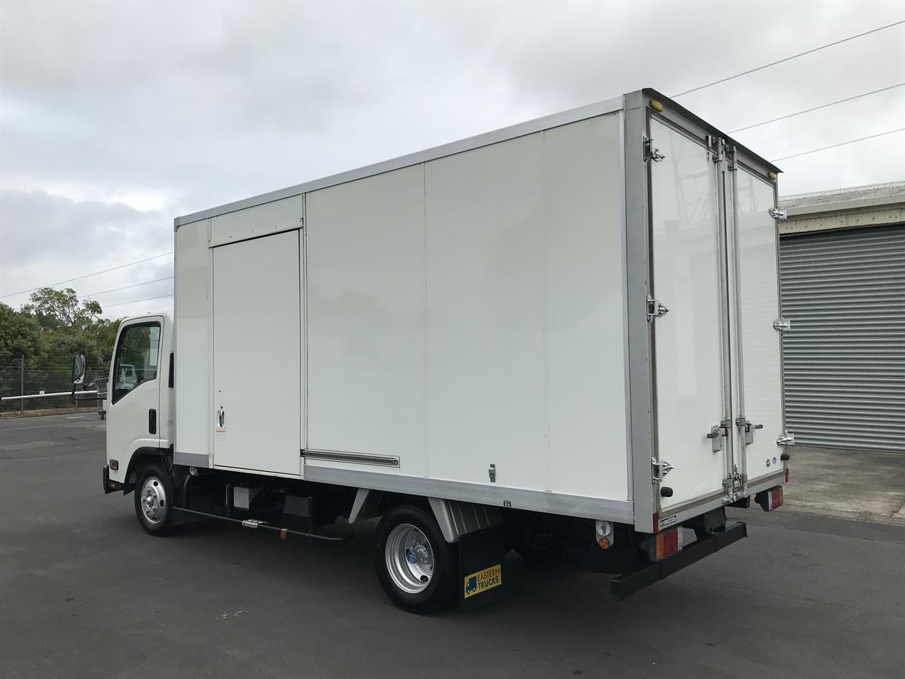 2015 Isuzu Elf