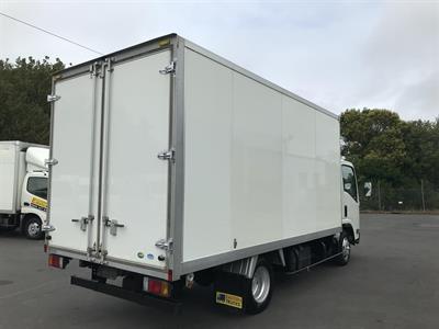 2015 Isuzu Elf - Thumbnail