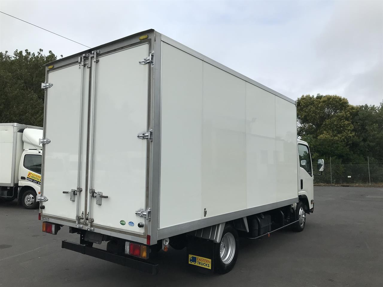 2015 Isuzu Elf
