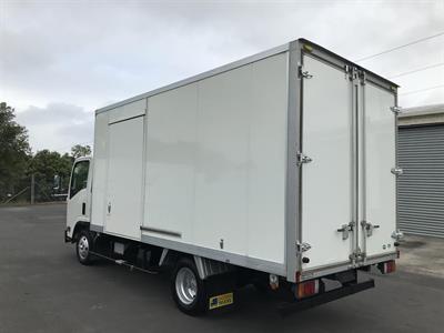 2015 Isuzu Elf - Thumbnail