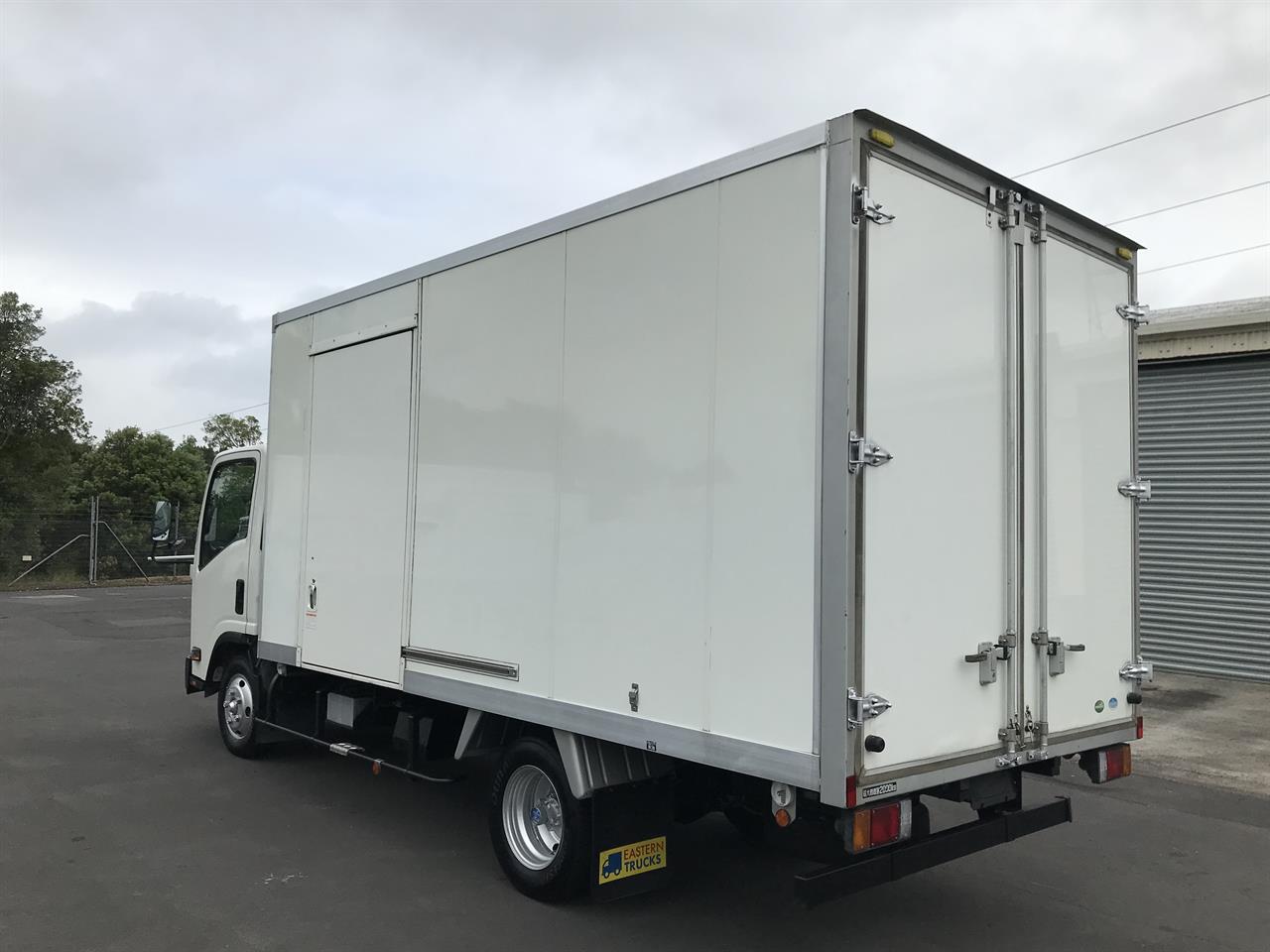 2015 Isuzu Elf