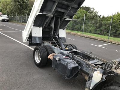 2014 Isuzu Elf - Thumbnail