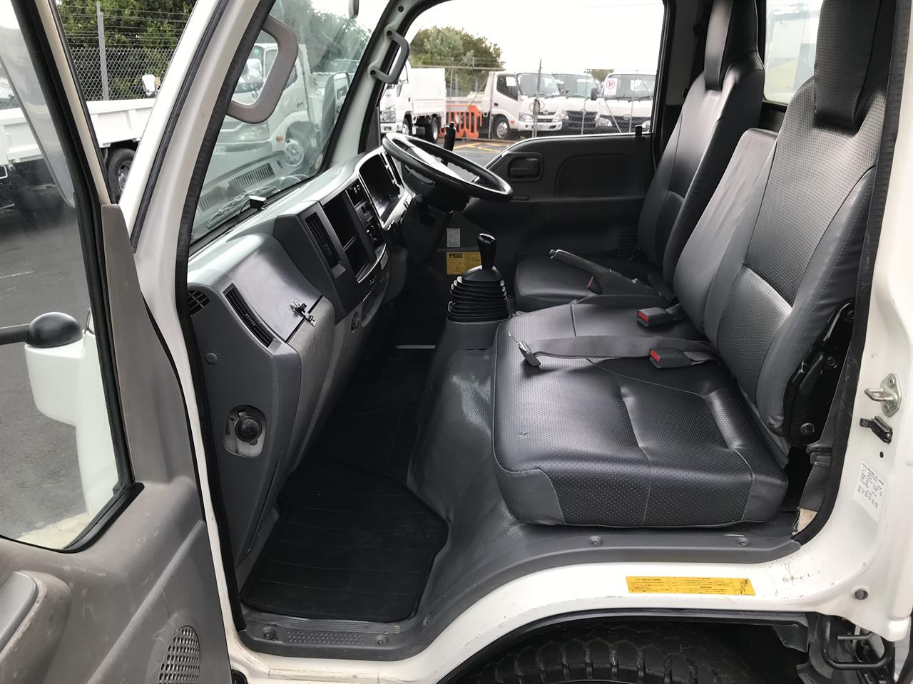 2014 Isuzu Elf