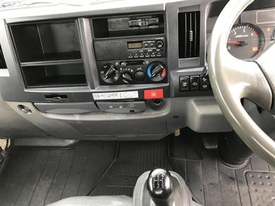 2014 Isuzu Elf - Thumbnail