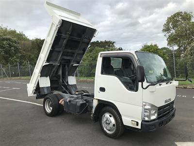 2014 Isuzu Elf - Thumbnail