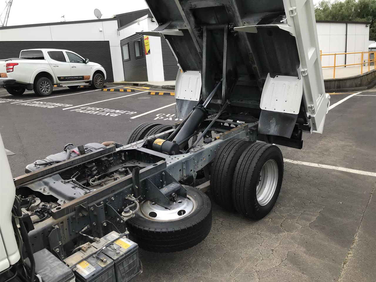2014 Isuzu Elf