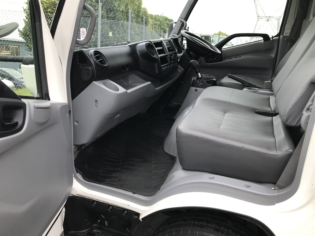 2017 Hino Dutro