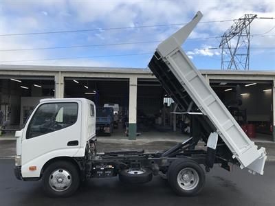 2011 Toyota Dyna - Thumbnail