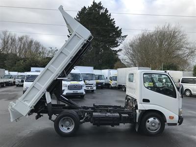 2011 Toyota Dyna - Thumbnail