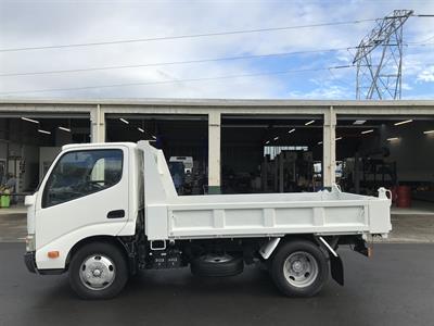 2011 Toyota Dyna - Thumbnail