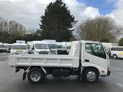 2011 Toyota Dyna - Thumbnail