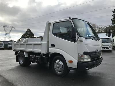 2011 Toyota Dyna - Thumbnail