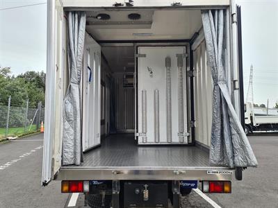2017 Isuzu Elf - Thumbnail