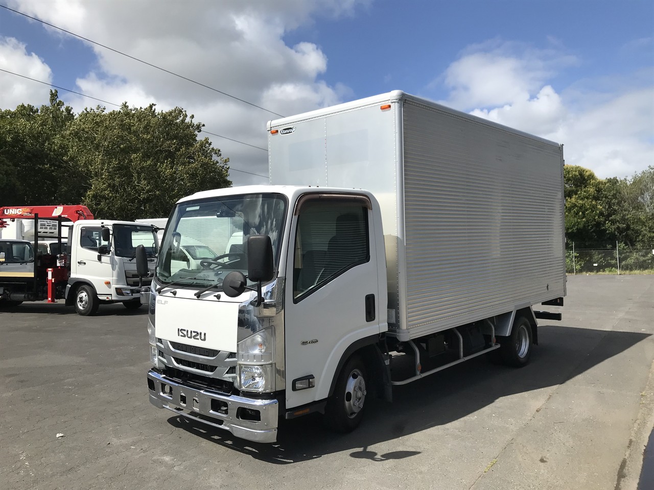 2017 Isuzu Elf