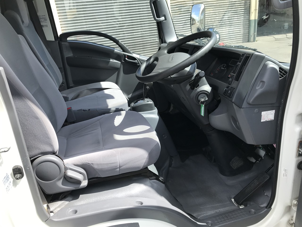 2017 Isuzu Elf