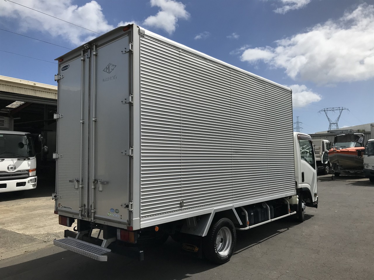 2017 Isuzu Elf