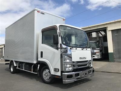 2017 Isuzu Elf - Thumbnail