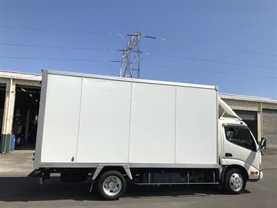 2018 Toyota Dyna - Thumbnail