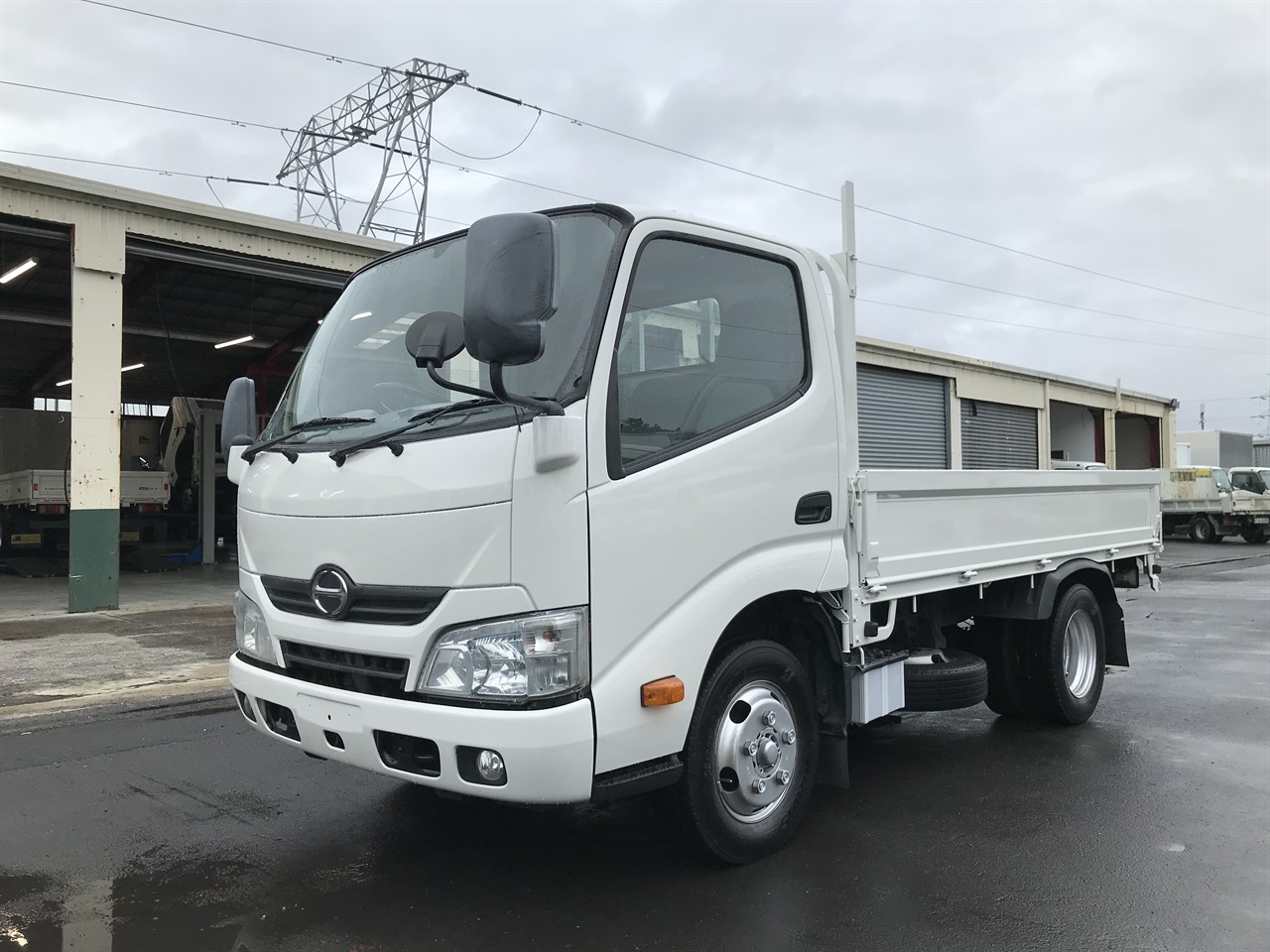 2013 Hino Dutro
