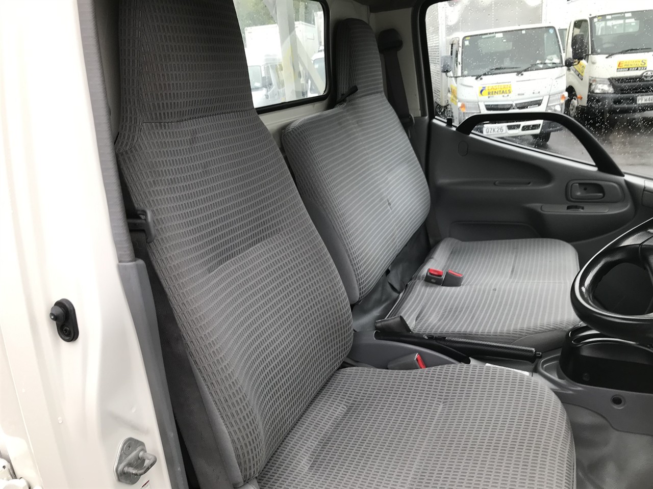 2013 Hino Dutro