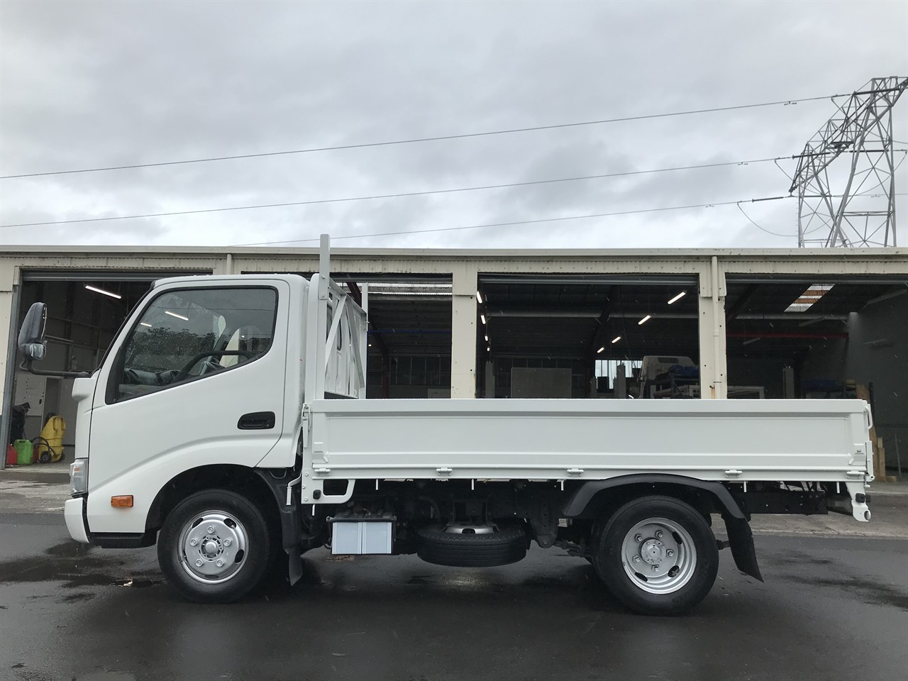 2013 Hino Dutro