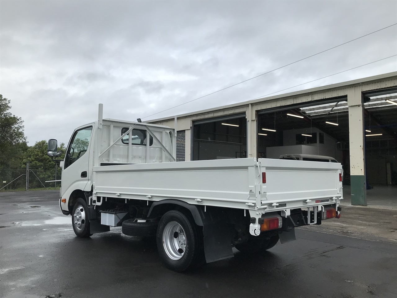 2013 Hino Dutro