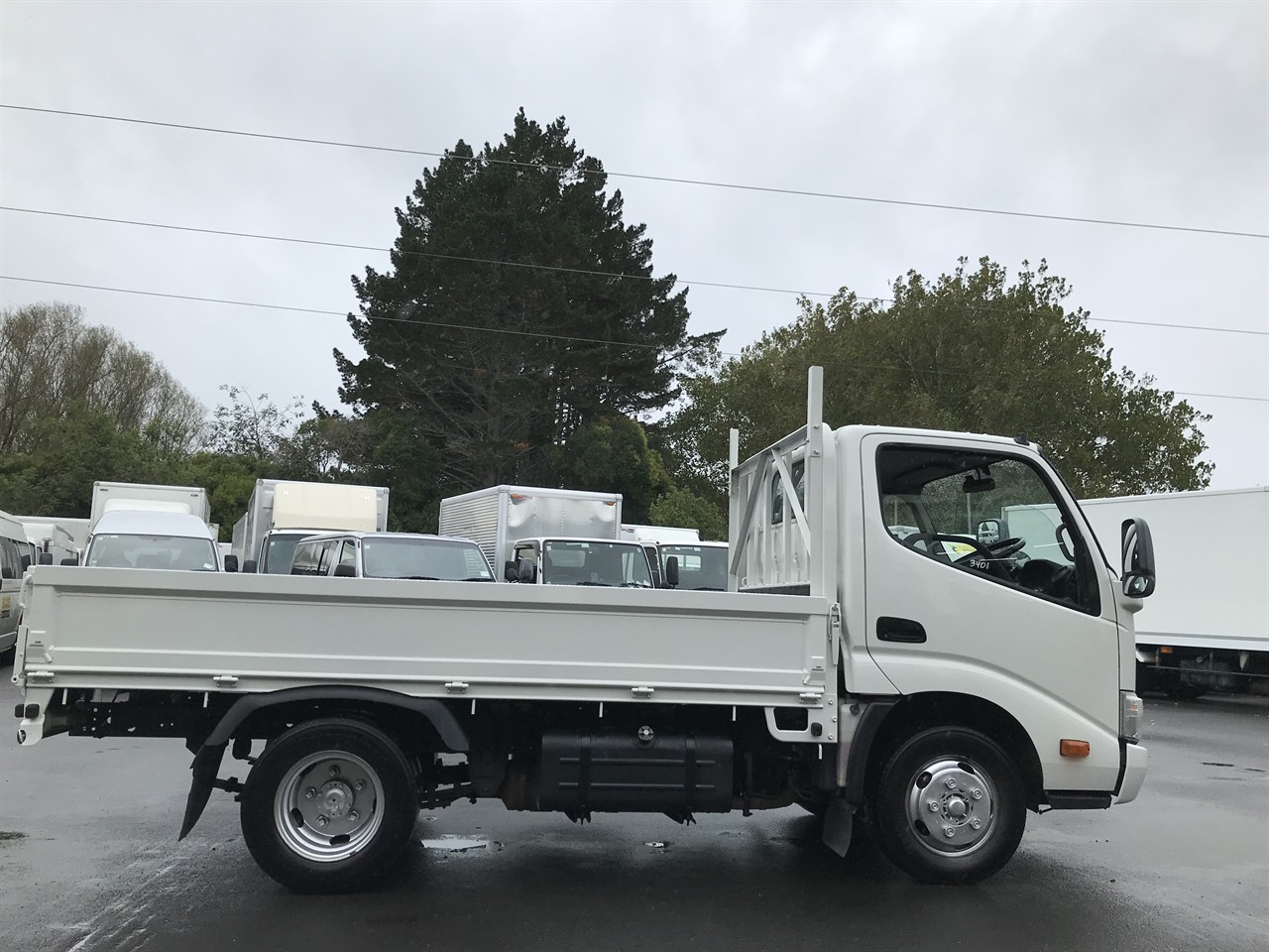 2013 Hino Dutro