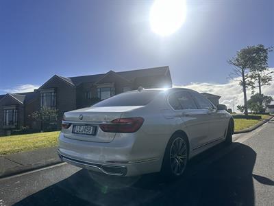 2018 BMW 750i - Thumbnail
