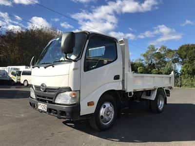 2015 Hino Dutro - Thumbnail