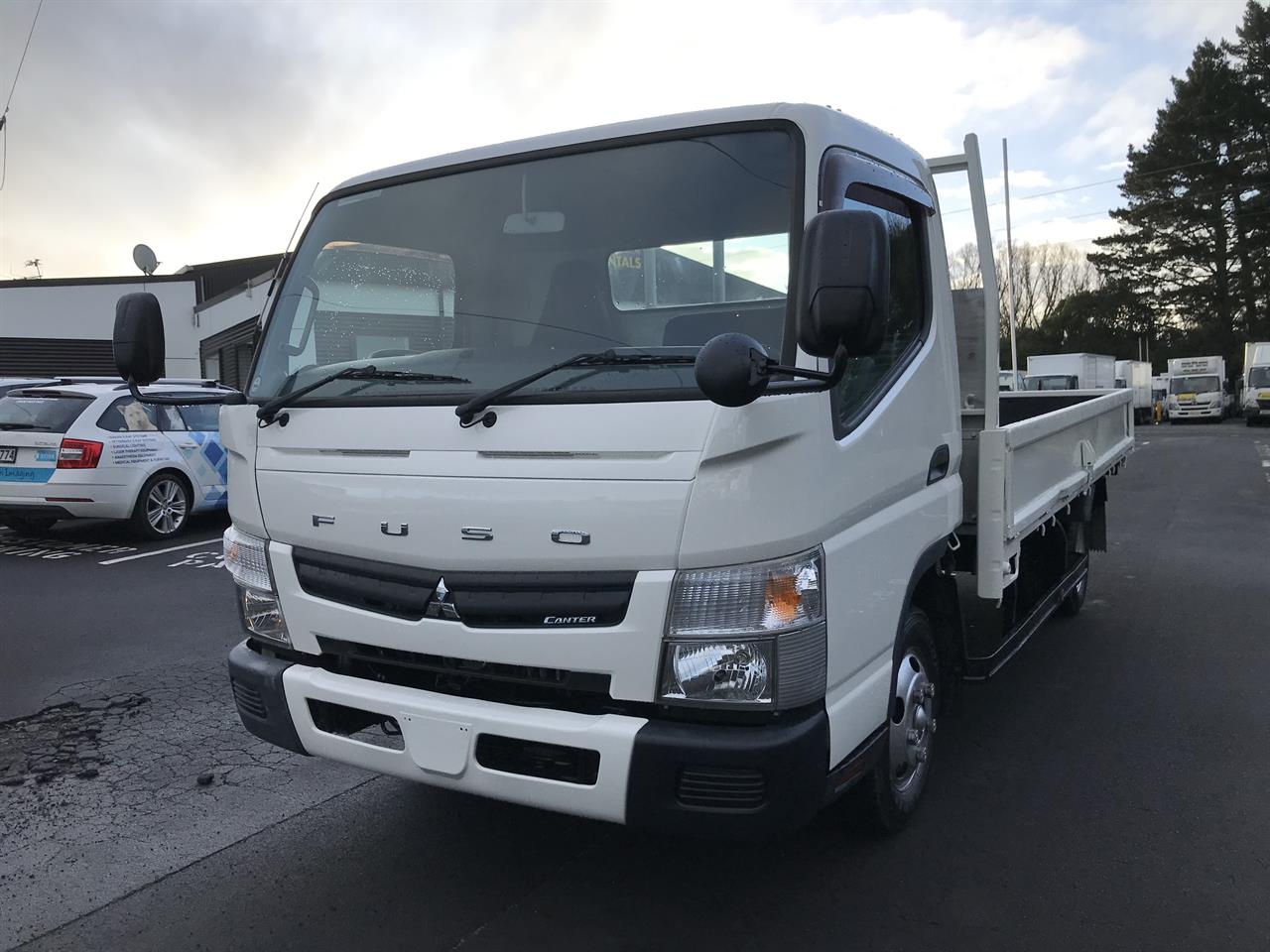 2015 Mitsubishi Canter