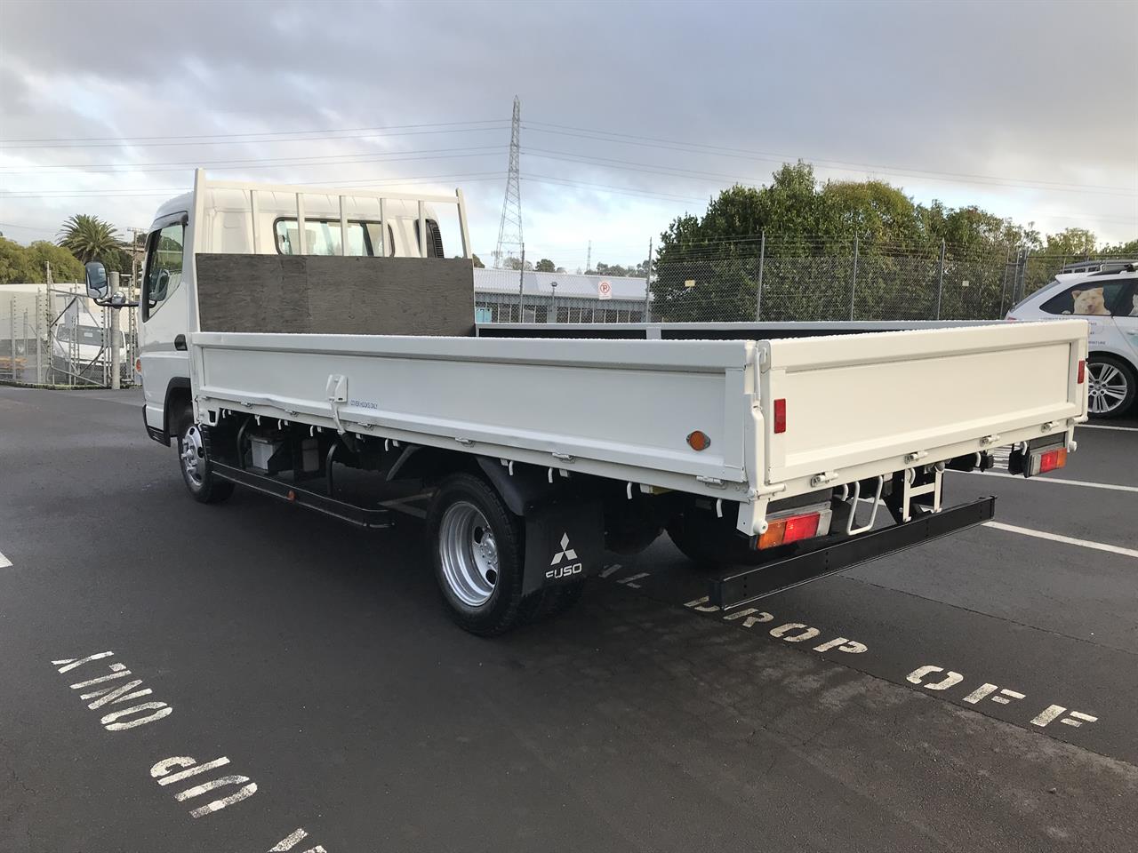 2015 Mitsubishi Canter