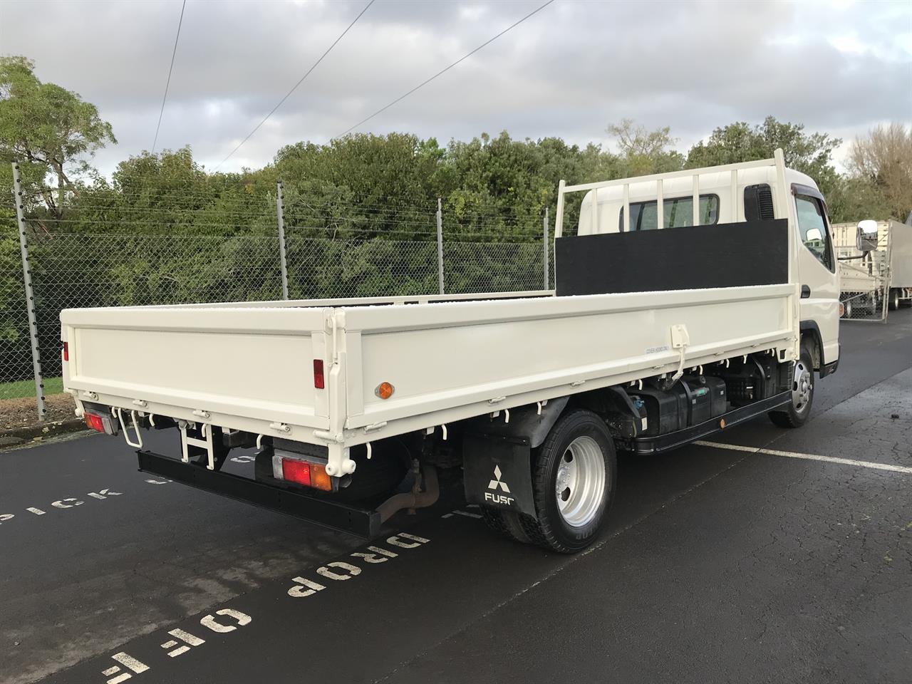 2015 Mitsubishi Canter