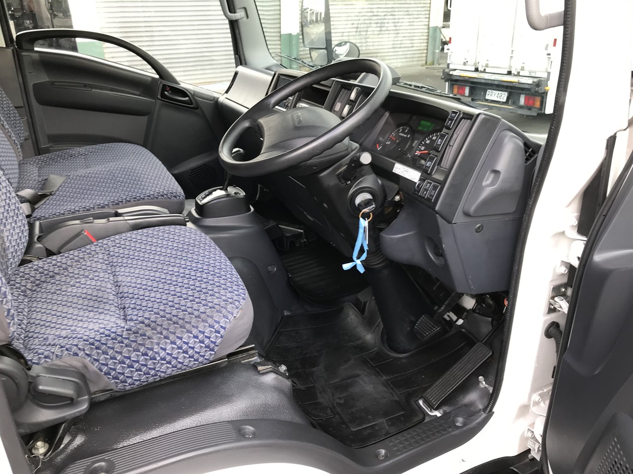 2022 Isuzu Elf