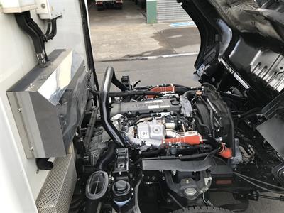 2022 Isuzu Elf - Thumbnail